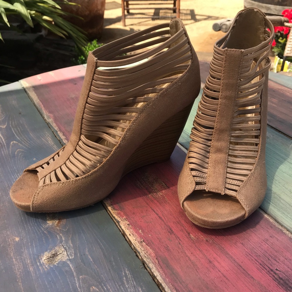 Tan Strappy Peep Toe Wedges